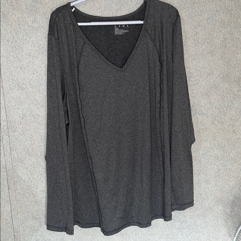 ⭐️ LIVI Active Gray V-Neck Long Sleeve Top